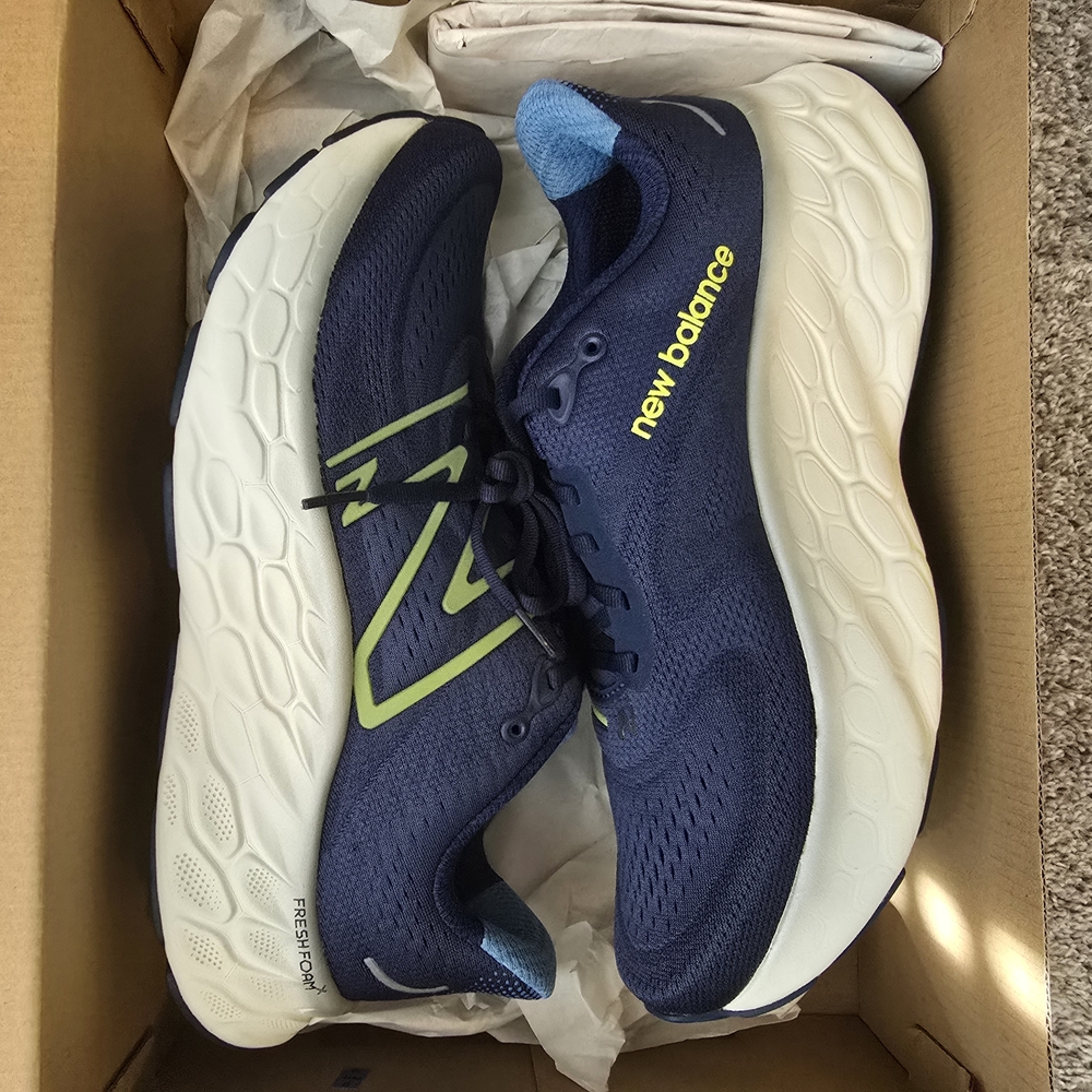 New Balance Fresh Foam X More v4 Sneakers - Navy and Lime